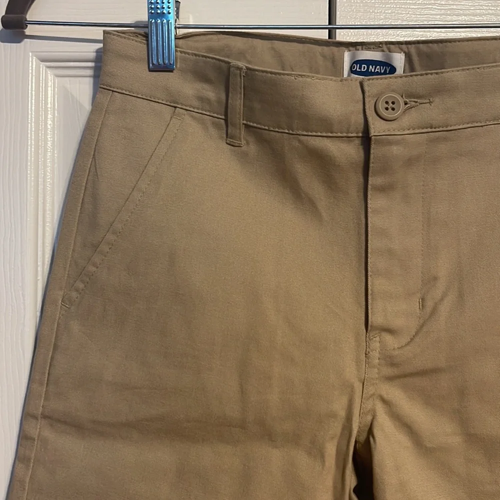 Old Navy flat front beige chino shorts with adjustable waist kids size 12
